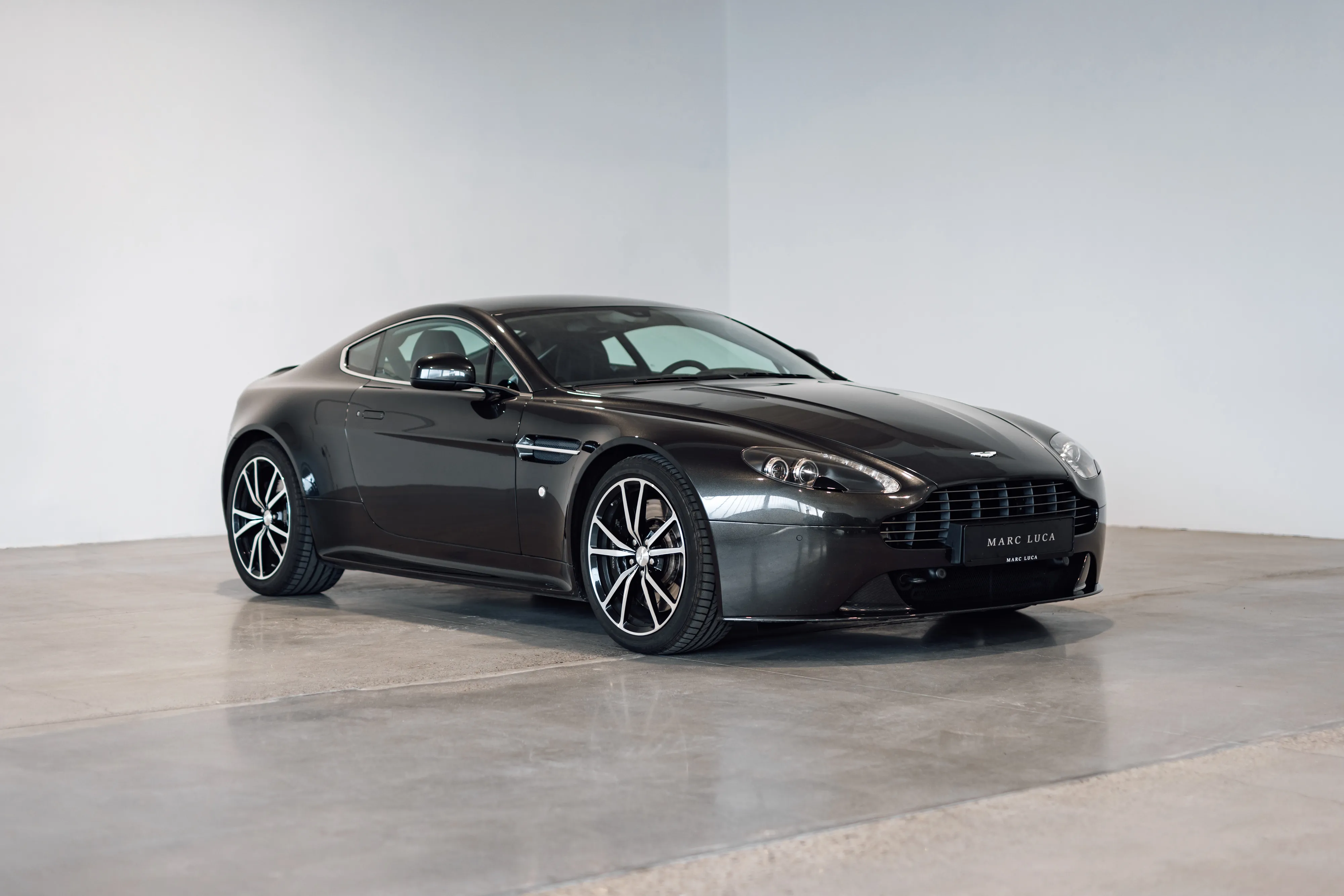 Aston Martin Vantage S